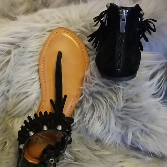 Sandals - Picture 2 of 4